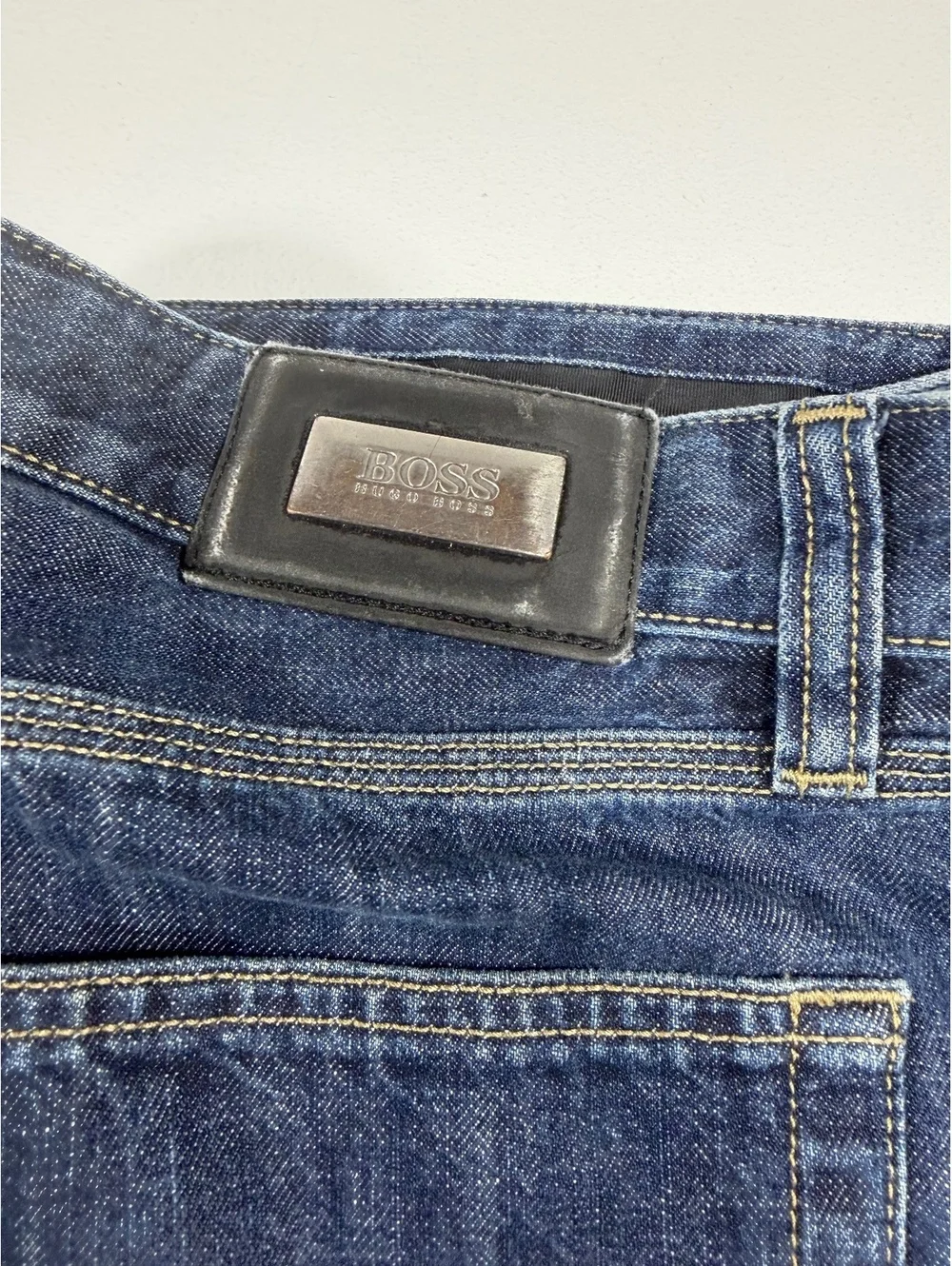 Hugo Boss Alabama Jeans Men’s 38x32 Dark Wash Straight Leg Denim Pants
